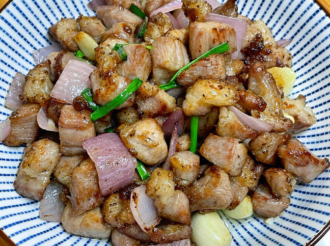 Garlic-flavored stir-fried pork belly