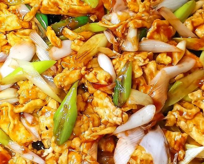 Scrambled Eggs with Scallions