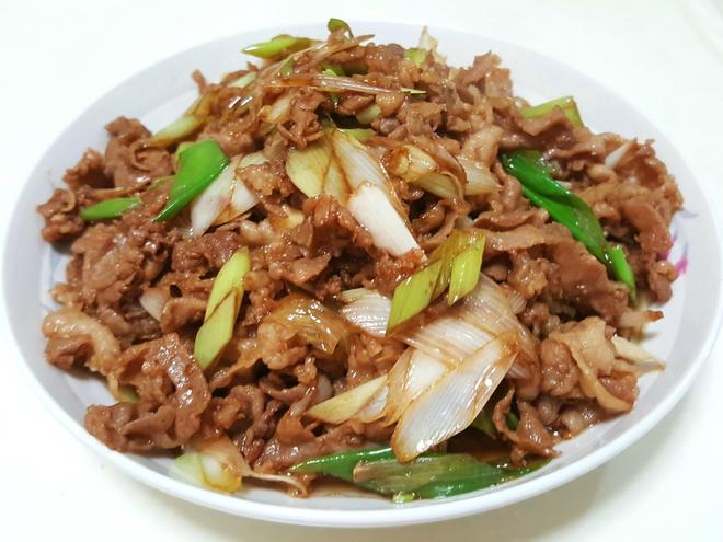 Stir-fried lamb with scallions – tastes amazing!