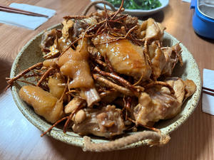 Guangdong-style Baked Chicken with Five-Finger Peach