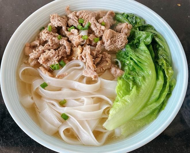 Chinese Beef Rice Noodle Soup